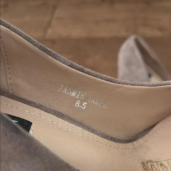 Vici Tan Heels Classic Pointed-Toe Pumps - Picture 5 of 5